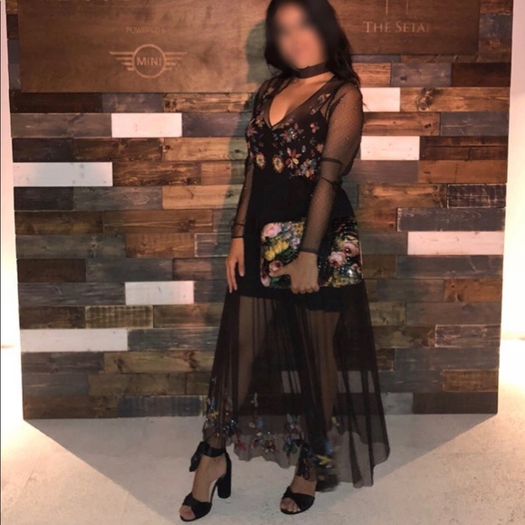 Black Lace Floral Maxi Dress - Picture 5 of 8